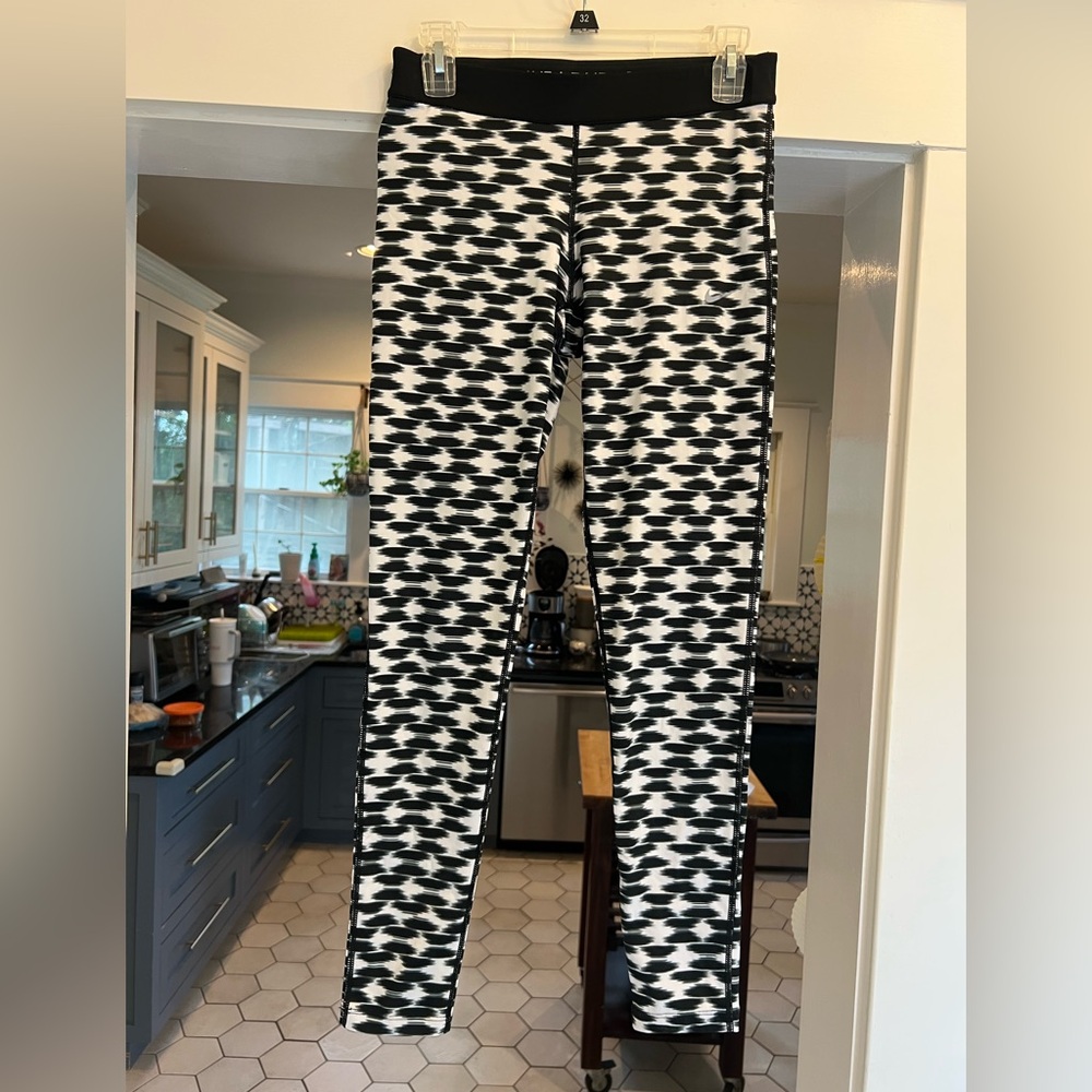 Nike Black and White Dri-FIT Leggings M